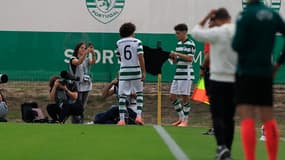 Zaïd Bafdili et Flavio Gonçalves célèbrent un but du Sporting contre l'OM en Youth League, le 22 octobre 2025