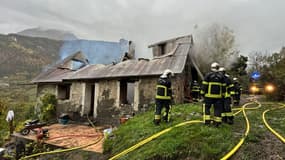 Saint-Martin d'Entraunes: un incendie se déclare dans une ferme au lieu-dit Les Blancs