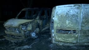 Sept véhicules ont été incendiés à Beaumont-sur-Oise mercredi soir, quelques heures après le placement en détention provisoire de deux frères d'Adama Traoré, mort en juillet lors de son interpellation. 