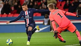 PSG-Dijon : Mbappé face à Runarsson