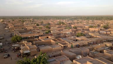 Vue aérienne de Ménaka, aux frontières du Mali, du Niger et du Burkina Faso, le 22 novembre 2020