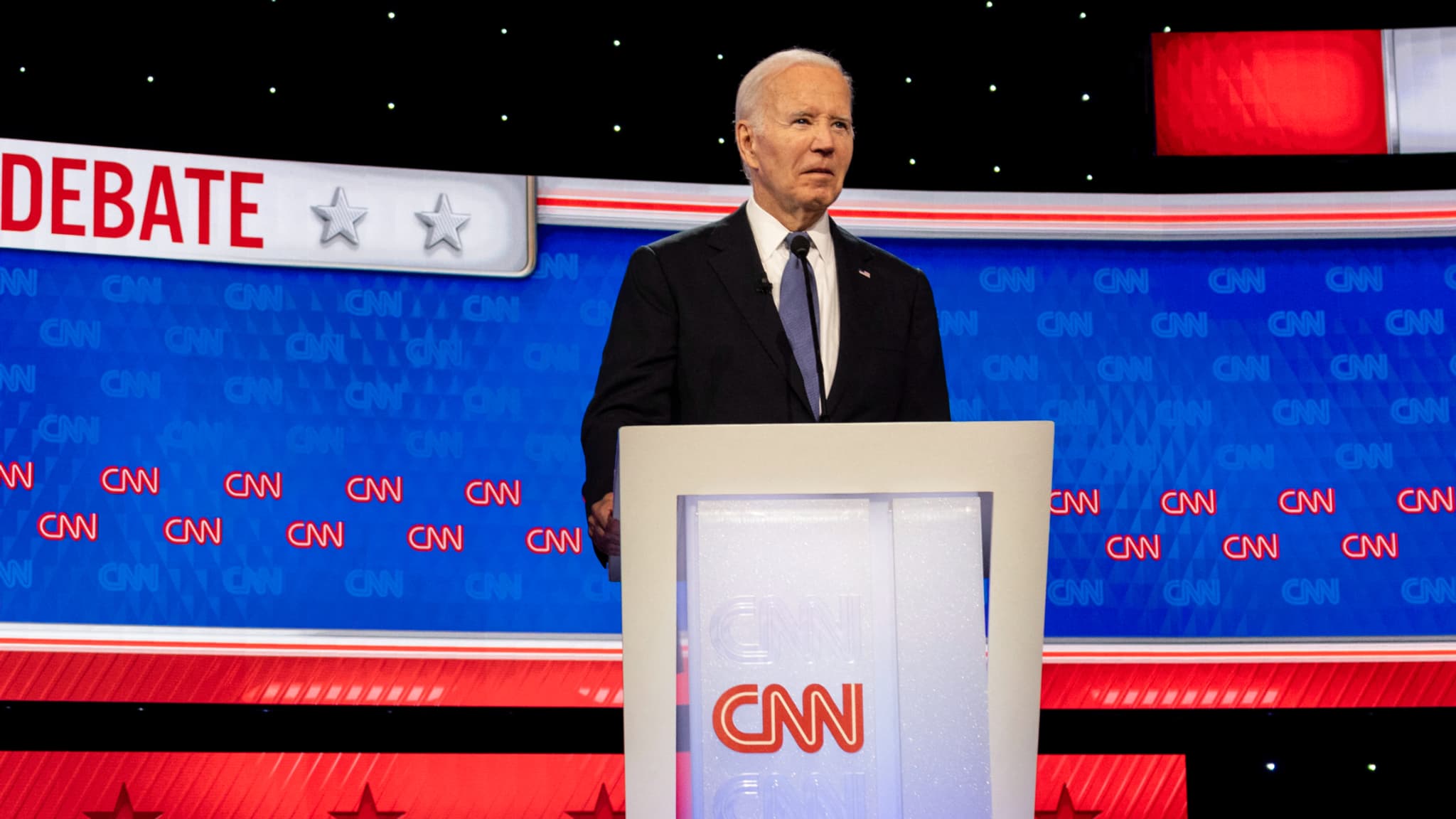 Le président américain Joe Biden lors d'un débat sur CNN face à son adversaire Donald Trump, le 27 juin 2024 à Atlanta (Géorgie, États-Unis).