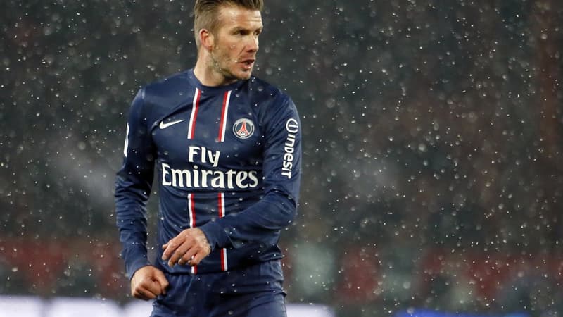 Le maillot de David Beckham porté ici face à l'OM en février 2013, sera mis demain aux enchères.