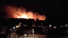 Un incendie à Canet-en-Roussillon (Pyrénées-Orientales) dans la nuit du 18 au 19 août 2024. 