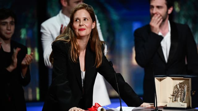 La Française Justine Triet a remporté samedi la Palme d'or à Cannes pour "Anatomie d'une chute", devenant la troisième réalisatrice sacrée de l'histoire du Festival.