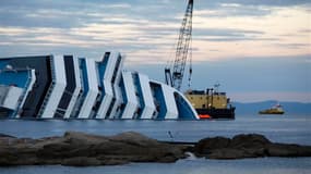 Le capitaine du Costa Concordia a perdu "une heure précieuse" qui aurait peut-être permis de sauver des vies lors de l'évacuation du paquebot, qui a fait naufrage le 13 janvier, a déclaré jeudi un haut-responsable italien de la sécurité maritime lors d'un