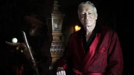 Le fondateur de Playboy Hugh Hefner, âgé de 84 ans et deux fois divorcé, va se marier une troisième fois. L'heureuse élue, qui s'appelle Crystal Harris, de 60 ans sa cadette, a reçu sa bague de fiançailles vendredi, le soir du réveillon de Noël. /Photo pr