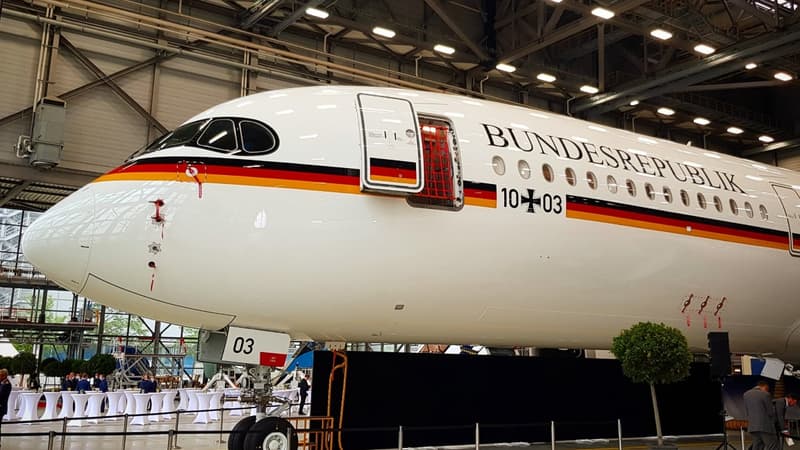 La filiale Lufthanse Technik a réalisé l'aménagement intérieur de l'A350-900 pour les besoins du gouvernement fédéral allemand.