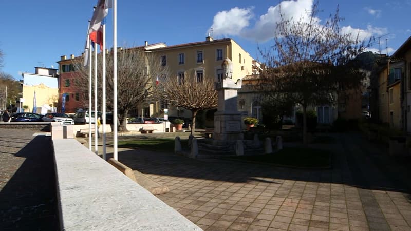 La mairie de la Trinité 