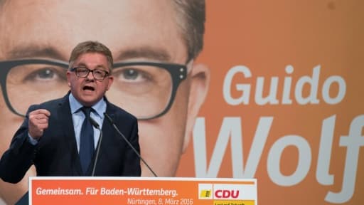 Le candidat de l'Union chrétienne-démocrate (CDU) dans le Bade-Wurtemberg, Guido Wolf, le 8 mars 2016 à Nurtingen en Allemagne Le candidat de l'Union chrétienne-démocrate (CDU) dans le Bade-Wurtemberg, Guido Wolf, le 8 mars 2016 à Nurtingen en Allemagne