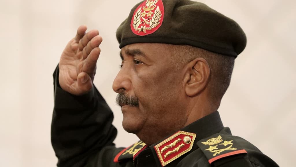Abdel Fattah Al-Bourhan le 5 décembre 2022 à Khartoum au Soudan.