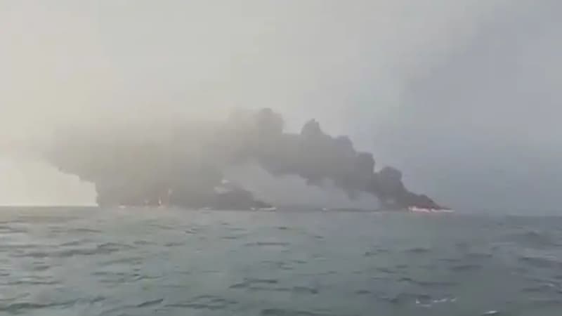 Collision entre un pétrolier et un cargo en mer du Nord: les deux navires en feu, 32 blessés recensés