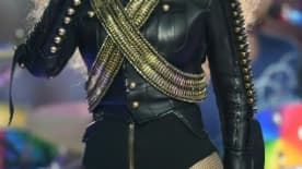Beyoncé sur scène lors du Super Bowl 50 entre les Panthers de Caroline et les Broncos de Denver, au stade Levi's à Santa Clara, en Californie