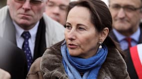 Ségolène Royal, ministre de l'Ecologie, le 4 décembre à Saint-Benoît-des-Ondes dans le nord-ouest de la France.