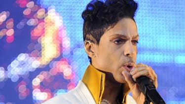 Prince sur scène en 2011 à Paris
