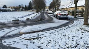 Des routes enneigées peuvent être un obstacle difficile à surmonter.