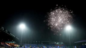 Le feu d'artifice tiré en plein match à Stockport