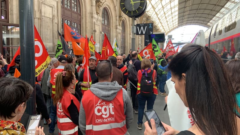 Réforme des retraites: la gare de Nice-Thiers envahie par des manifestants, la circulation des trains à l'arrêt