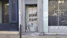 L'entrée des locaux du Medef à Marseille a été murée par des manifestants, le 31 janvier 2023.