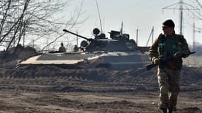Un soldat de l'armée ukrainienne dans la région de Donetsk, le 11 mars 2015