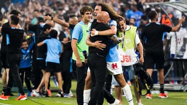 Le câlin entre l'entraîneur de l'OM Jorge Sampaoli et Matteo Guendouzi, le 21 mai 2022