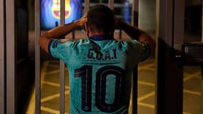 Un fan du Barça dépité après l'annonce du potentiel départ de Lionel Messi