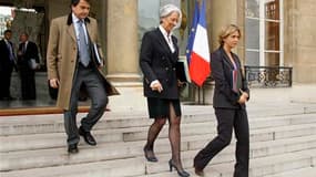 Le Secrétaire d'Etat aux Affaires européennes Pierre Lellouche et la ministre de l'Economie Christine Lagarde (ici à gauche et au centre, en compagnie de Valérie Pécresse) ont déploré les mesures de réduction des effectifs de leurs cabinets. Les ministère