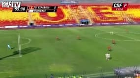 Un gardien se troue et provoque un but de plus de 50m