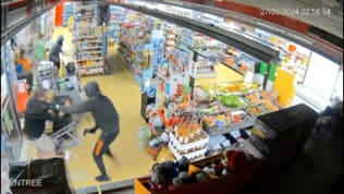 Le système de vidéosurveillance a permis de filmer l'intégralité de la scène, notamment les violences subies par le propriétaire du magasin. 