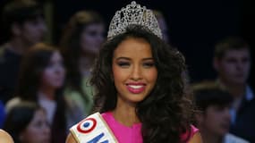 Flora Coquerel, Miss France 2014, sur le plateau du "Grand Journal"