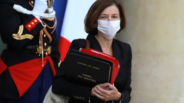 La ministre de la Défense Florence Parly sur le perron de l'Elysée, le 26 août 2020 à Paris