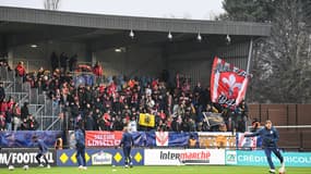 Les supporteurs du Losc dans le parcage visiteur lors du match de Coupe de France face au Racing, à Chambly