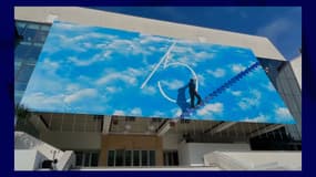 L'affiche de la 75e édition du Festival de Cannes a été hissée sur le Palais