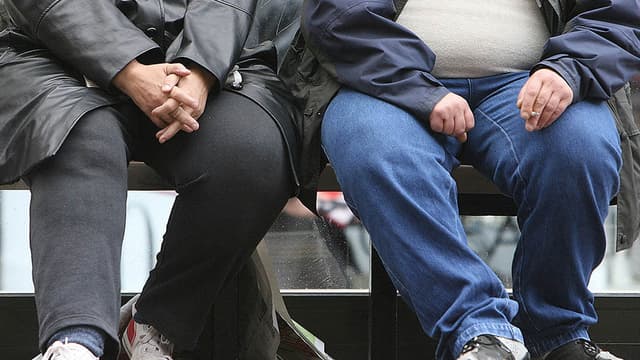 "Dans toute structure, le gros est considéré comme un malade volontaire parce qu'il refuse de se faire opérer ou parce qu'il mange trop", dénonce Maud Hospital sur RMC.