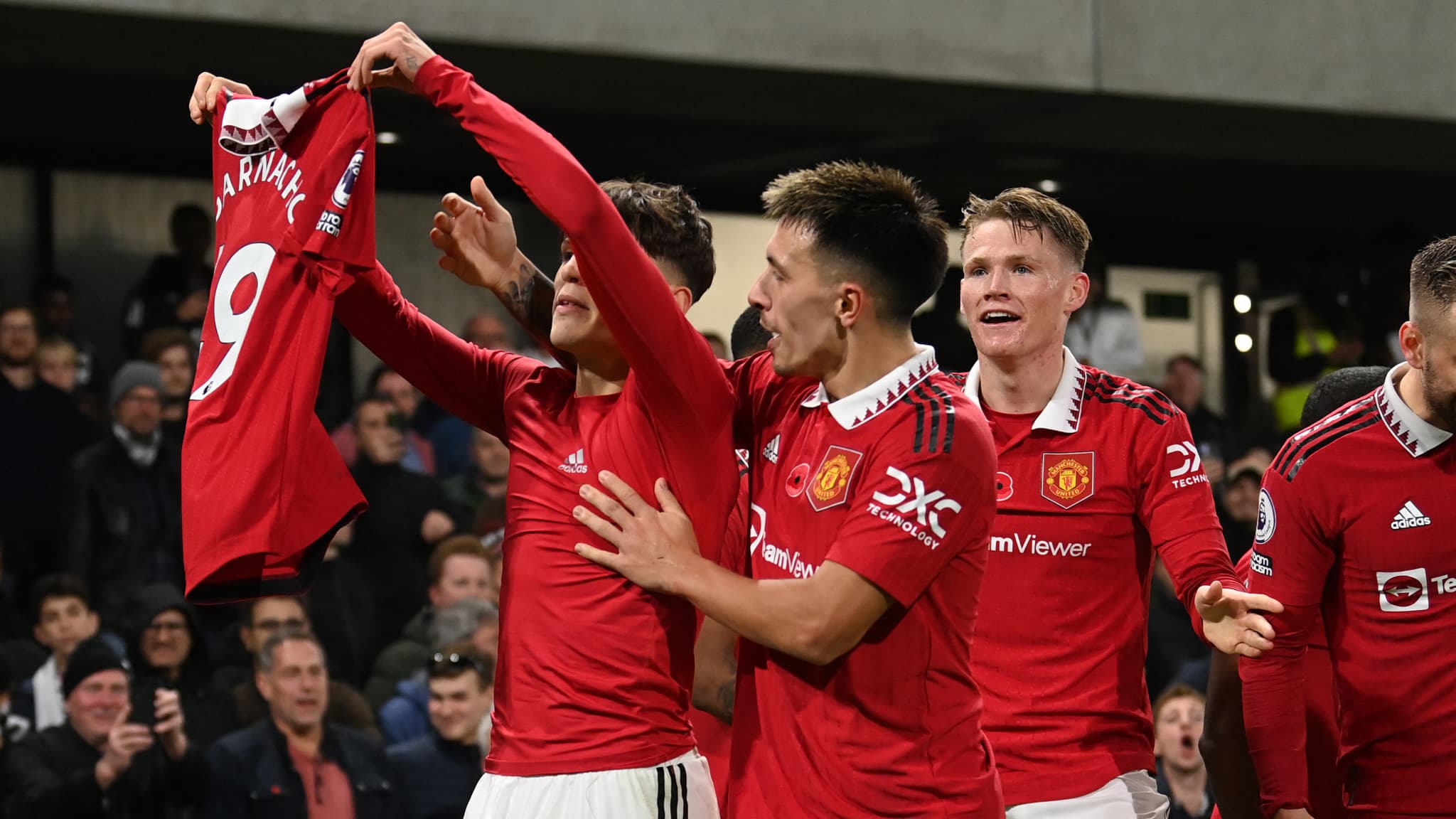 Alejandro Garnacho célébrant son premier but en Premier League