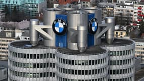 Le siège du constructeur allemand BMW à Munich (Allemagne).