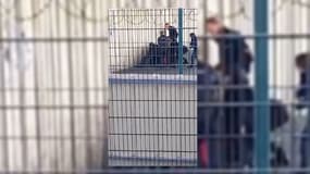 Des surveillants de la prison de Villefranche-sur-Saône filmés en train de frapper un détenu en février 2024.