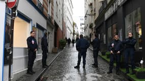 Des CRS aux abords du lycée Charles De Gaulle, le 30 janvier. 