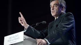 Le candidat de la droite à la présidentielle Francois Fillon lors d'une meeting à Biarritz (Pyrénées-Atlantiques), le 24 mars 2017