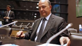 Pierre Moscovici accuse Charles de Courson, président centriste de la commission d'enquête parlementaire sur l'affaire Cahuzac, de tenter de construire une thèse politique.