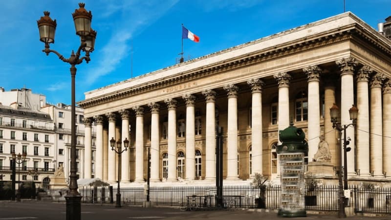 La Bourse de Paris en baisse avant la BCE, Stellantis et Sanofi particulièrement sanctionnés