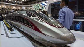 Une maquette du dernier TGV chinois sur le stand CRRC au salon Innotrans, le grand rendez-vous mondial du ferroviaire, à Berlin, en septembre 2018. 