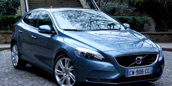 Le Volvo V40 joue le modèle suédois