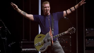 Josh Homme, en concert avec les Queens of the Stone Age le 9 décembre 2017, en Californie.