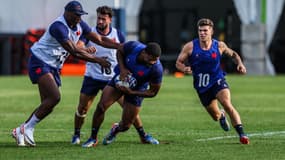 Matthieu Jalibert et Jonathan Danty lors de l'entraînement du XV de France à Aix-en-Provence, le 18 septembre 2023