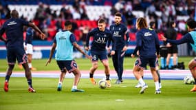 Les Parisiens à l'échauffement avant le début du Classique. 