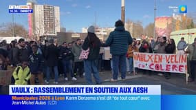Vaulx-en-Velin : rassemblement en soutien aux AESH