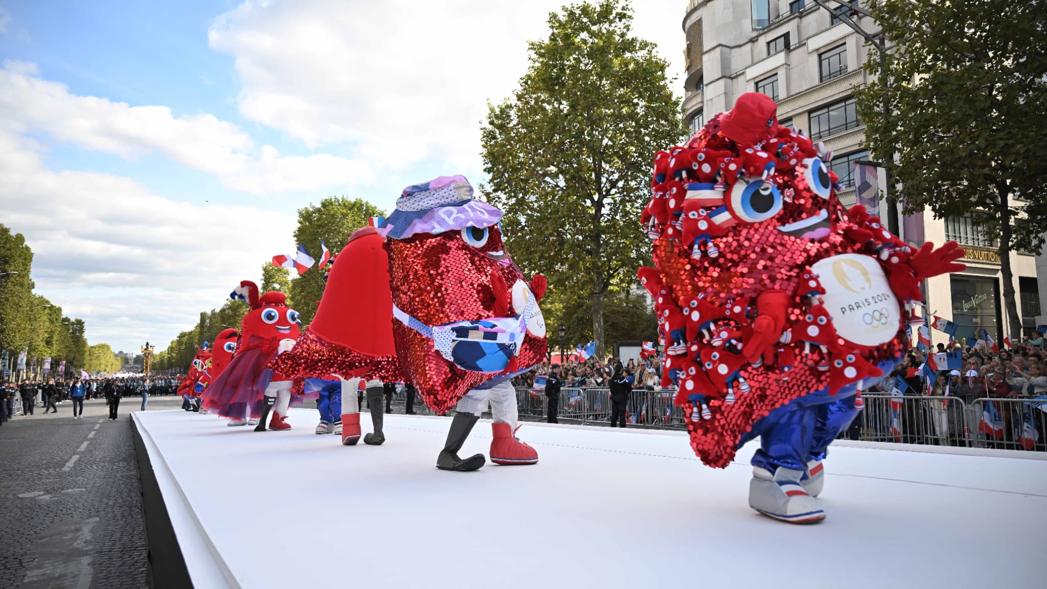Les Phryges lors de la parade du 14 septembre 2024 à Paris.