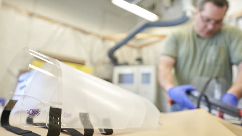 Une fabrique de masques au Canada