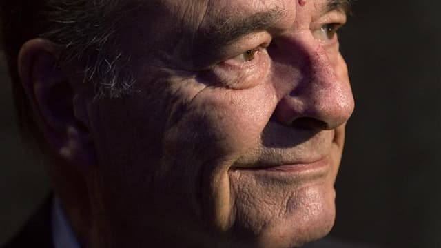 L'ancien président Jacques Chirac entend selon un de ses proches voter pour le candidat socialiste François Hollande à l'élection présidentielle, une affirmation dont doute Nicolas Sarkozy. Jean-Luc Barré, un historien et écrivain qui a aidé Jacques Chira